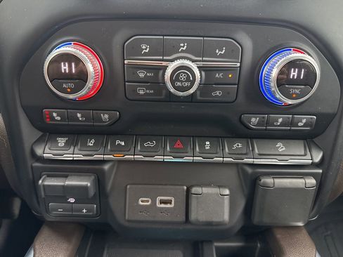 Used 2021 GMC Sierra 2500 Denali w/ Technology Package image 22