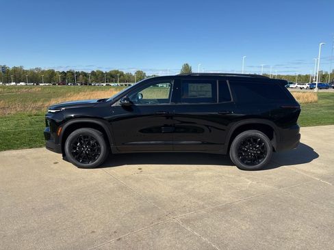 New 2026 Chevrolet Traverse LT w/ Midnight/Sport Edition FWD image 6