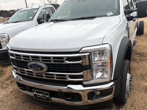 New 2026 Ford F550 4x4 Crew Cab image 12