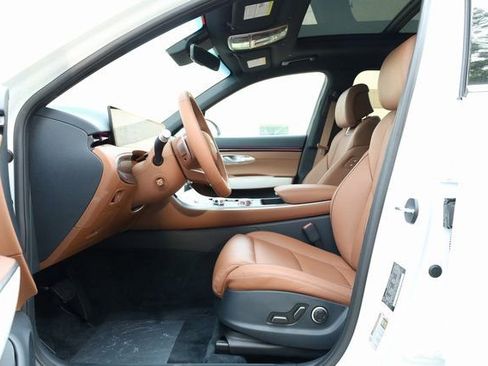 New 2026 Genesis GV70 2.5T Advanced image 12