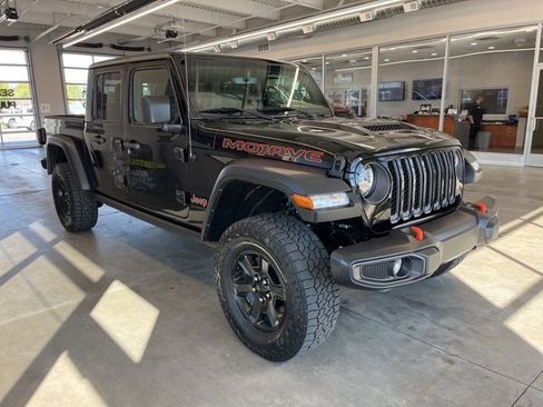 Certified 2022 Jeep Gladiator Mojave image 3
