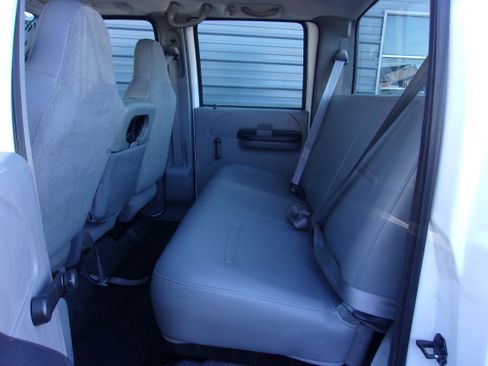 Used 2006 Ford F350 XL image 16