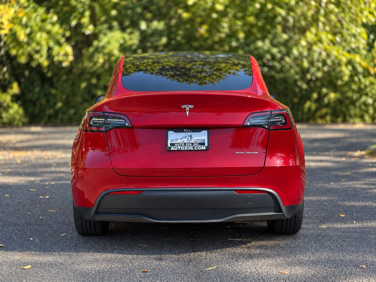 Used 2023 Tesla Model Y Long Range AWD/4WD image 4