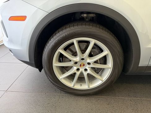 Certified 2023 Porsche Cayenne AWD/4WD image 10