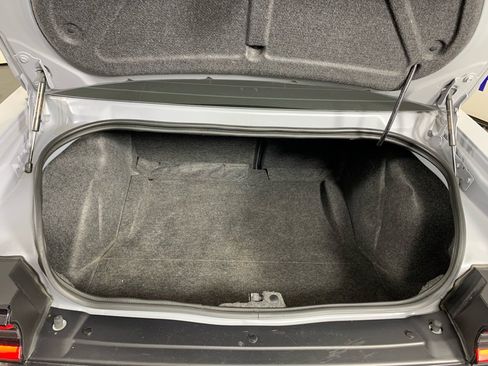 Used 2022 Dodge Challenger R/T w/ Plus Package image 30