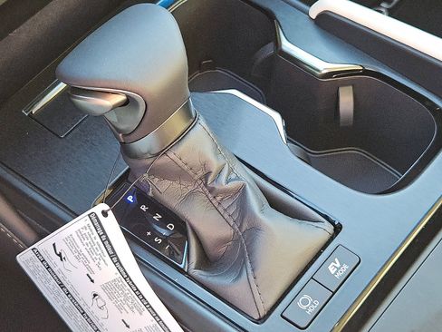 Used 2025 Lexus ES 300h w/ Premium Package image 19