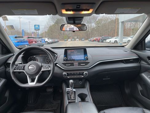 Used 2021 Nissan Altima 2.5 SR w/ SR Premium Package image 25