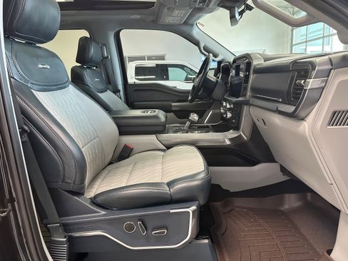 Used 2022 Ford F150 Limited image 16