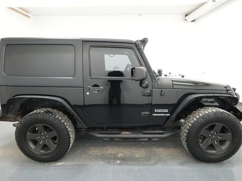 Used 2013 Jeep Wrangler Sport AWD/4WD image 9