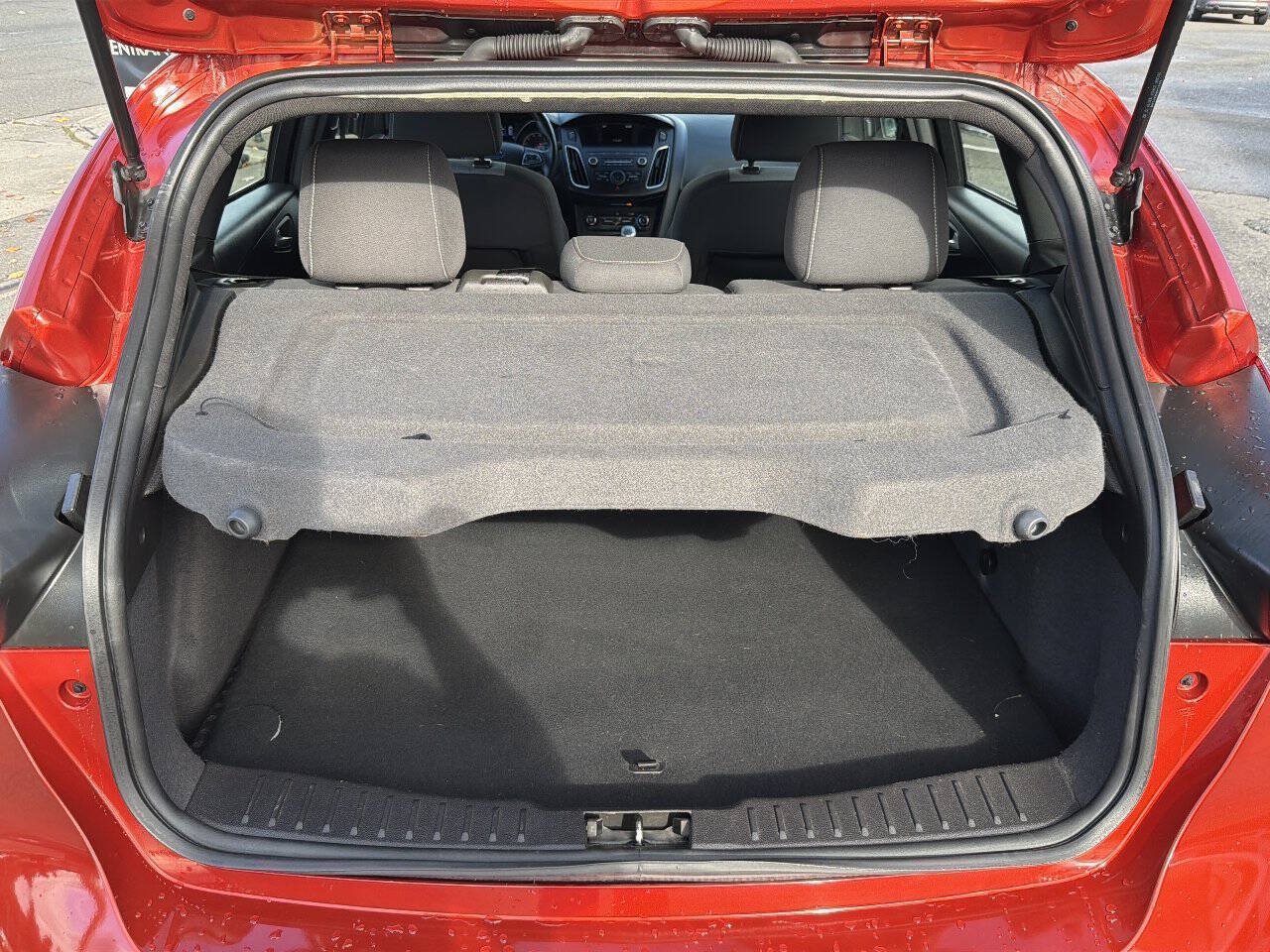 Used 2018 Ford Focus ST FWD image 8