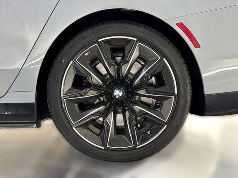 New 2026 BMW i7 eDrive50 w/ M Sport Package image 12