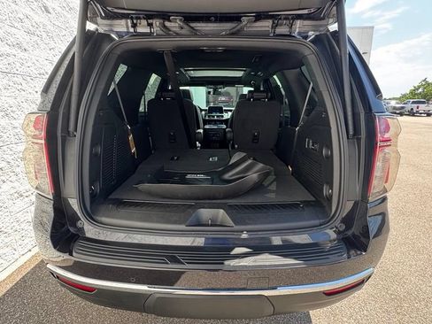 Used 2022 Chevrolet Tahoe LT w/ Luxury Package AWD/4WD image 6