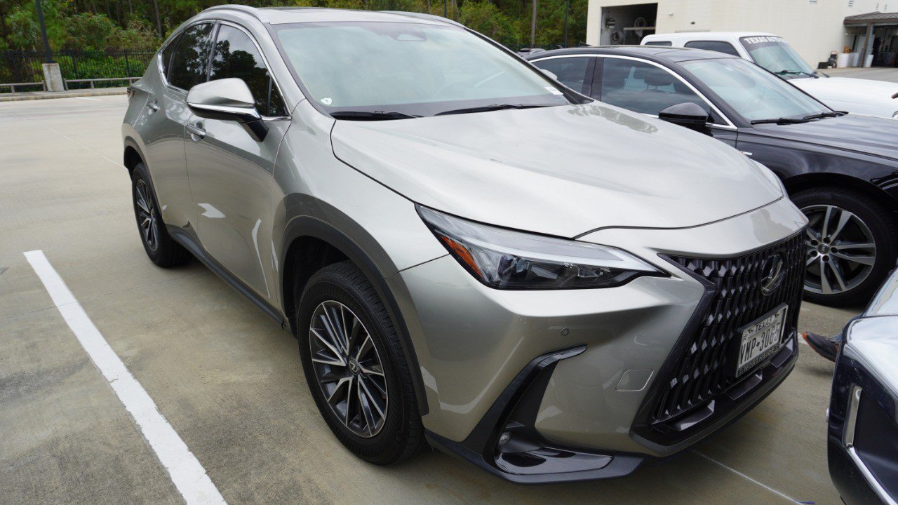 Certified 2025 Lexus NX 250 FWD w/ Towing Package (2000 Lbs) image 2