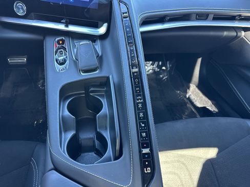 Used 2024 Chevrolet Corvette Stingray Premium Conv w/ Z51 Performance Package image 22