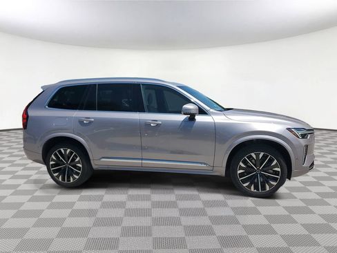Used 2026 Volvo XC90 B6 Plus AWD/4WD image 3