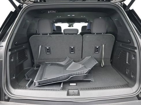 New 2025 Chevrolet Traverse LT w/ LPO, Floor Liner Package image 39