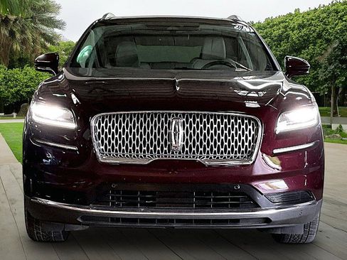 Used 2022 Lincoln Nautilus Reserve AWD/4WD image 2
