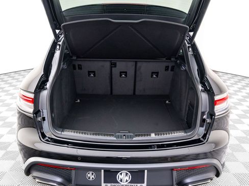 New 2026 Porsche Macan image 32