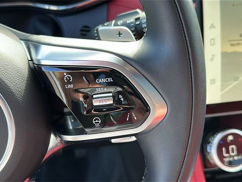 Certified 2024 Jaguar F-PACE R-Dynamic S image 15