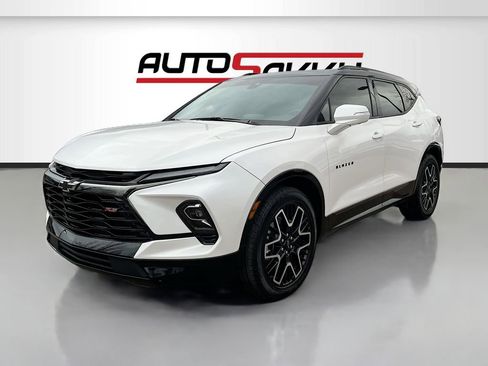 Used 2025 Chevrolet Blazer RS w/ Driver Confidence II Package AWD/4WD image 3
