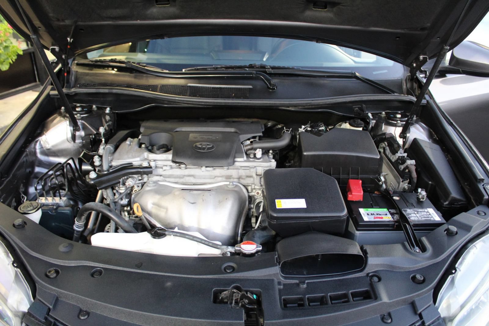 Used 2016 Toyota Camry SE FWD image 28