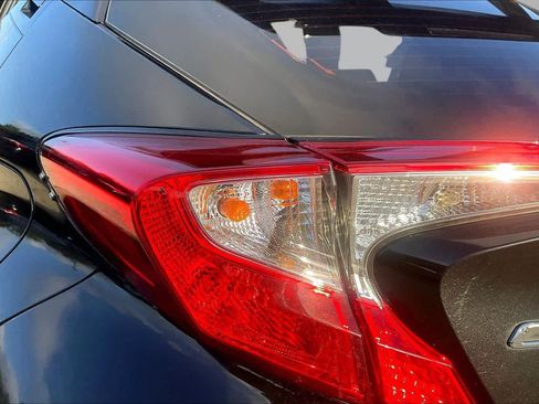 Used 2020 Toyota C-HR LE FWD image 28