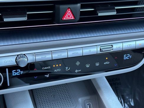 Used 2023 Hyundai Ioniq 6 SEL image 18