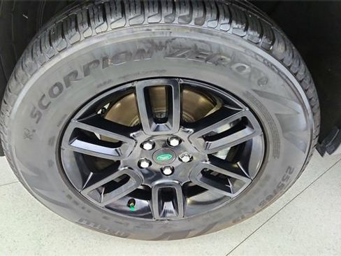 Used 2024 Land Rover Defender 110 S image 60