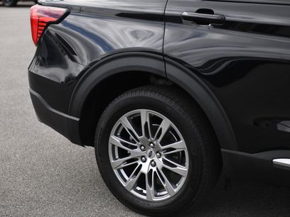 Used 2025 Ford Explorer Platinum