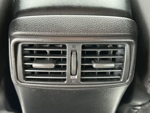 Used 2022 Nissan Rogue Sport S image 14