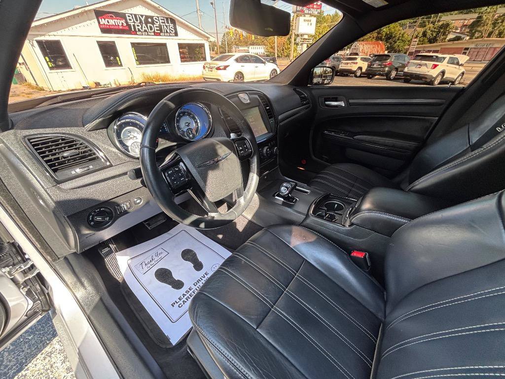 Used 2013 Chrysler 300 S RWD image 13