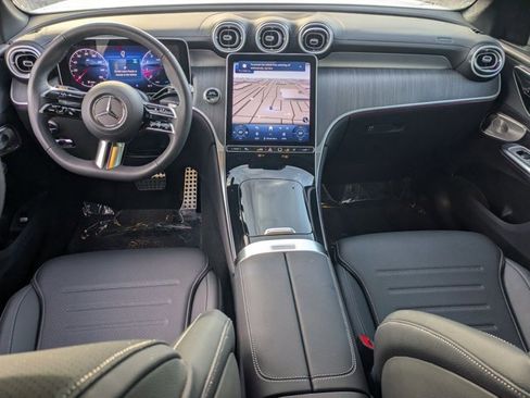 Used 2025 Mercedes-Benz GLC 300 4MATIC image 18