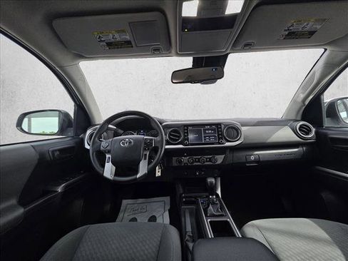 Used 2020 Toyota Tacoma SR5 AWD/4WD image 15