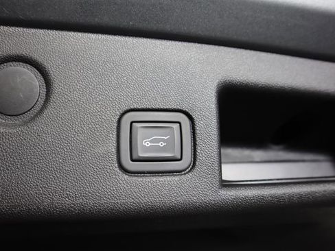 Used 2023 Chevrolet Equinox LT image 49