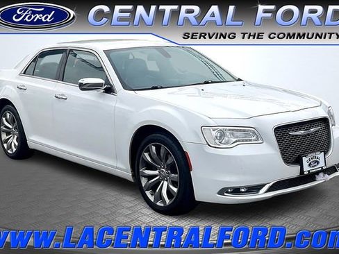 Used 2019 Chrysler 300 Limited image 1