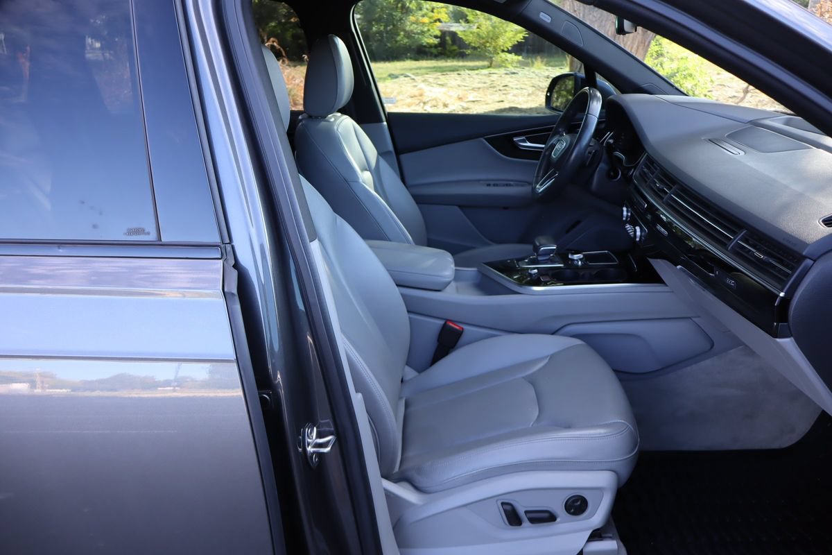 Used 2019 Audi Q7 3.0T Prestige w/ Prestige Package AWD/4WD image 24
