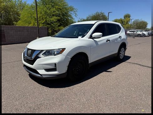 Used 2020 Nissan Rogue S FWD image 1