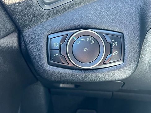 Used 2019 Ford Escape SE image 30