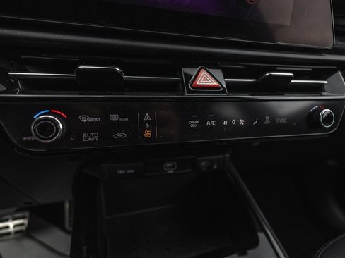 Used 2023 Kia Niro Wave w/ Wave Preserve Package FWD image 13