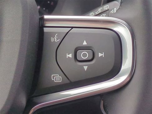 New 2026 Volvo XC40 B5 Ultra w/ Protection Package Premier image 25