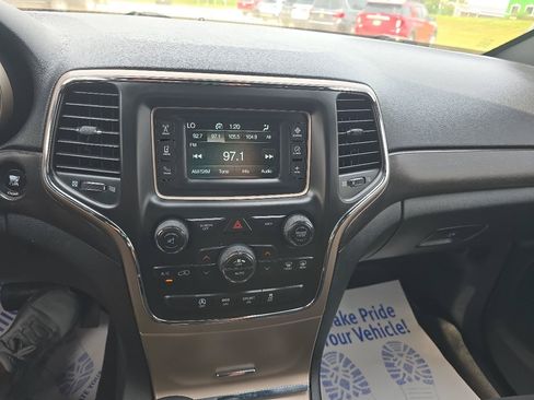 Used 2016 Jeep Grand Cherokee Laredo w/ Quick Order Package 23E AWD/4WD image 34