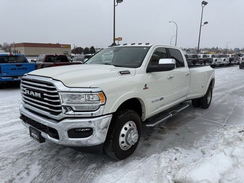 Used 2022 RAM 3500 Limited w/ Max Tow Package image 3