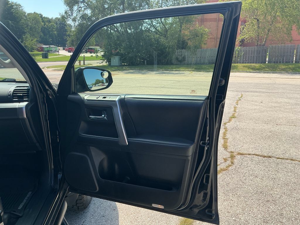 Used 2019 Toyota 4Runner SR5 Premium AWD/4WD image 24