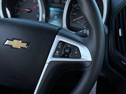 Used 2017 Chevrolet Equinox LT w/ Convenience Package FWD image 9