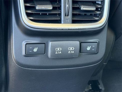 Used 2020 Subaru Outback Limited image 11