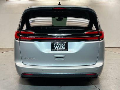 Used 2024 Chrysler Pacifica Touring-L