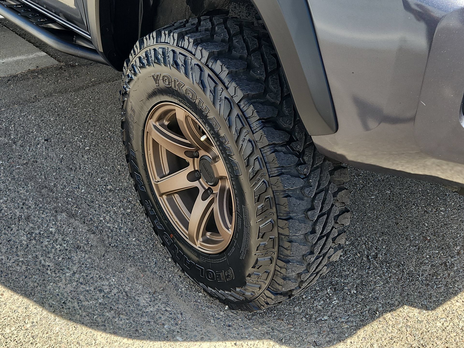 Used 2020 Toyota Tacoma TRD Off-Road w/ Technology Package AWD/4WD image 18