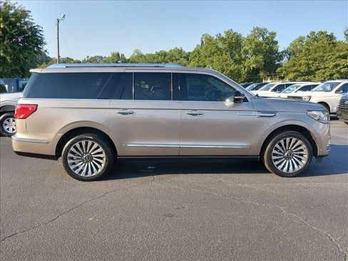 Used 2019 Lincoln Navigator L Reserve w/ Cargo Package AWD/4WD image 3