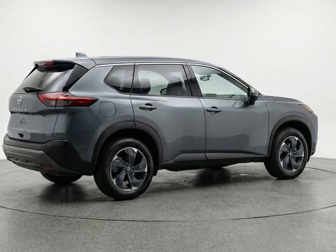 Used 2025 Nissan Rogue SV image 7