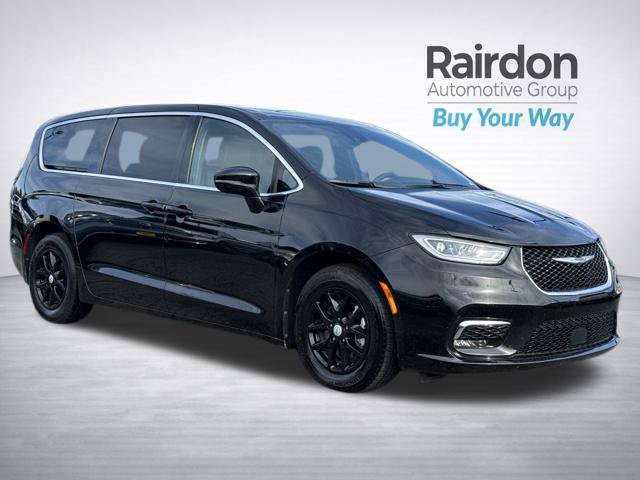 Used 2025 Chrysler Pacifica Select FWD 360° Tour